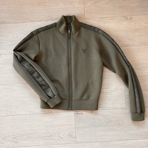 Guess Athletic Leisure Set - Picture 2 of 4